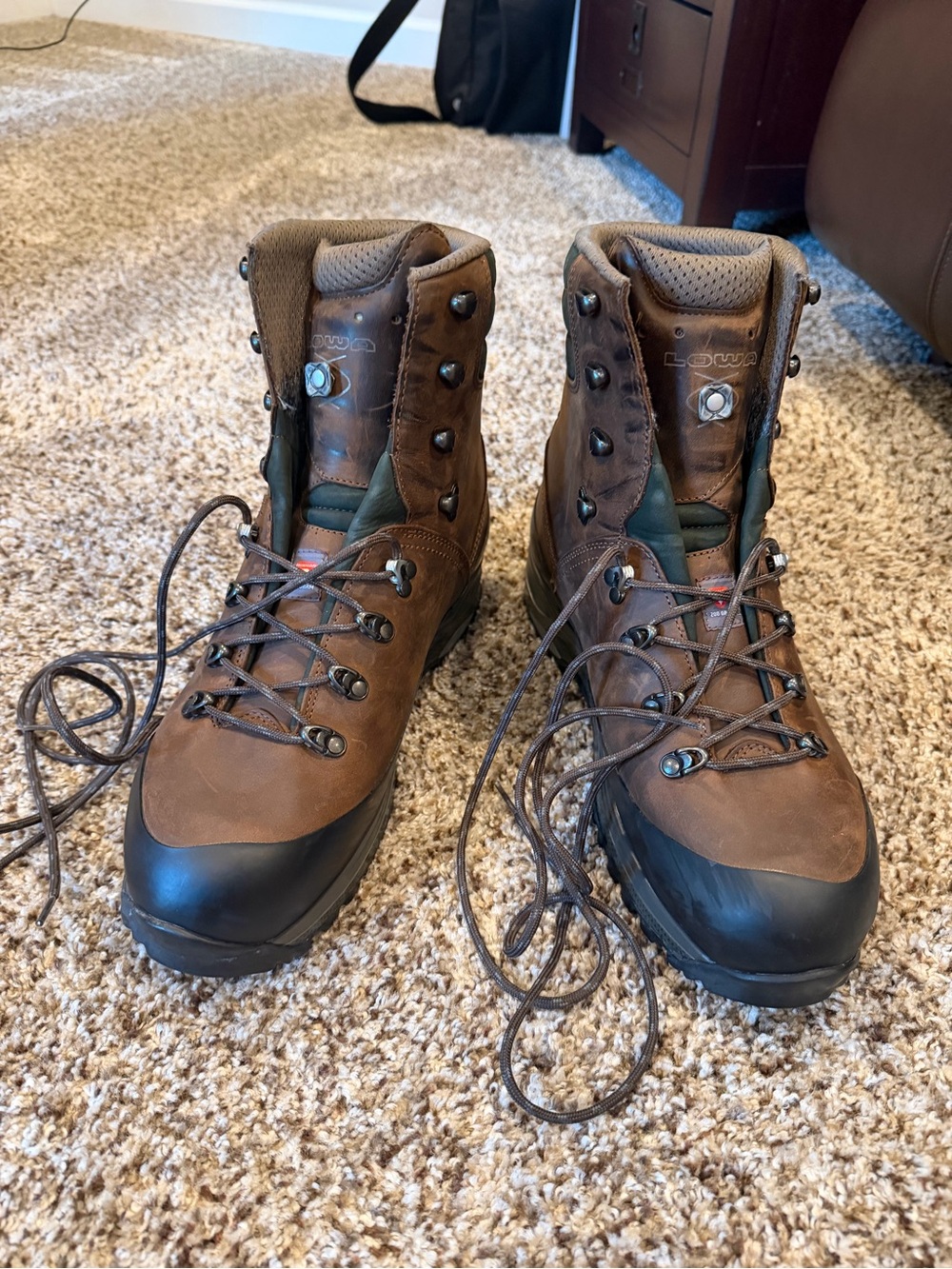 LOWA Men’s bighorn hunter G3 GTX  Waterproof Hiking Boots size 11.5